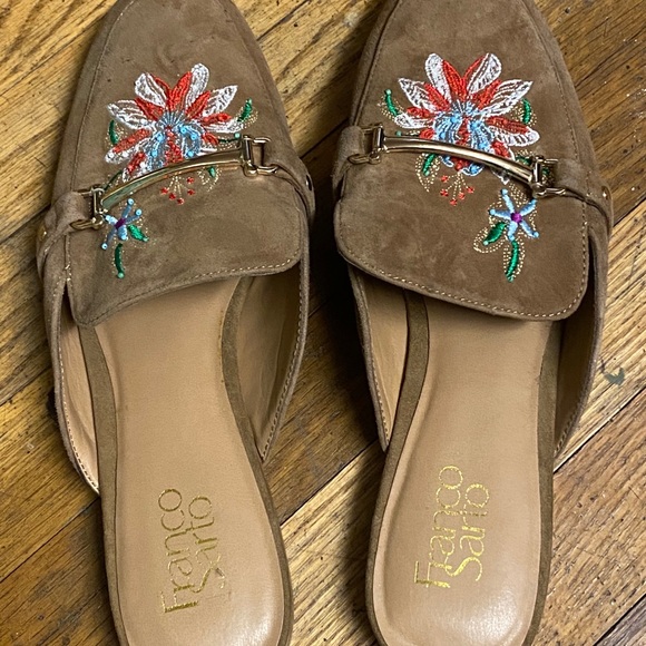 ⚡️Franco Sarto Embroidered Suede Slides - Picture 3 of 8